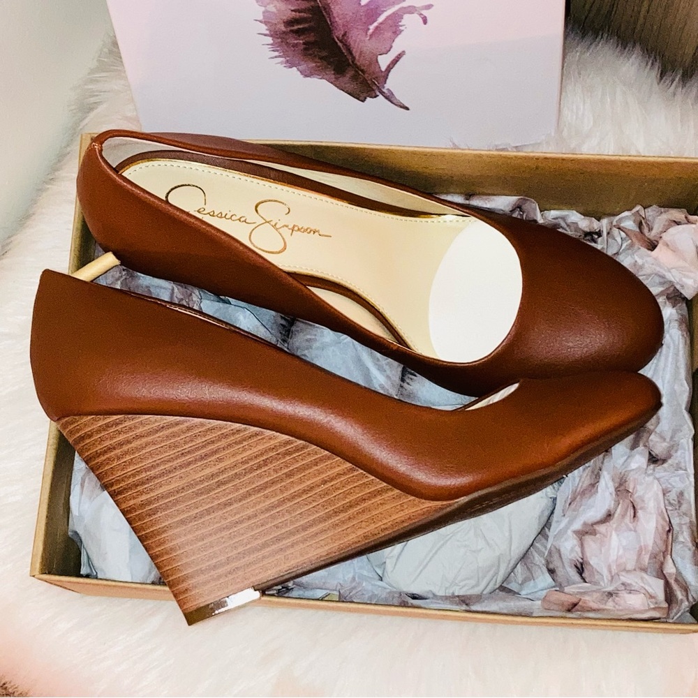 New Jessica Simpson Brown Wedges Almond Grain size 10 heels - Picture 2 of 3
